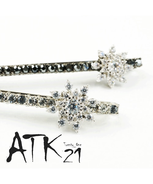 雪の結晶 ジルコニア お洒落 レディース ハンドメイド ピアス イヤリング no brand（ノーブランド）の「ライトストーン 雪の結晶 ヘアピン