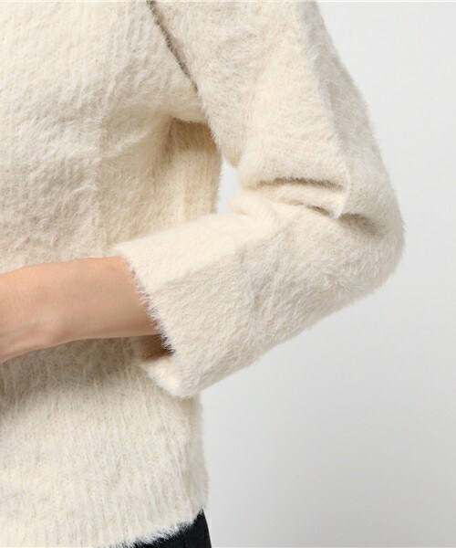 archives（アルシーヴ）の「シャギーニットタートルネックプルオーバー（ニット/セーター・レディース・オフホワイト/シルバーグレー/ピンクベージュ・MEDIUM）」の8枚目の写真