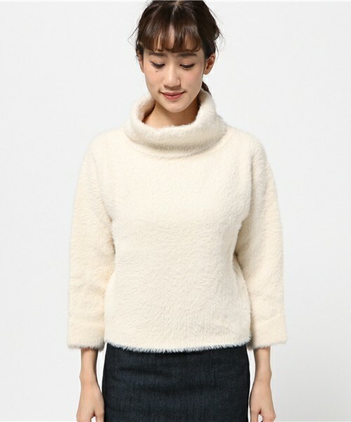 archives（アルシーヴ）の「シャギーニットタートルネックプルオーバー（ニット/セーター・レディース・オフホワイト/シルバーグレー/ピンクベージュ・MEDIUM）」の4枚目の写真