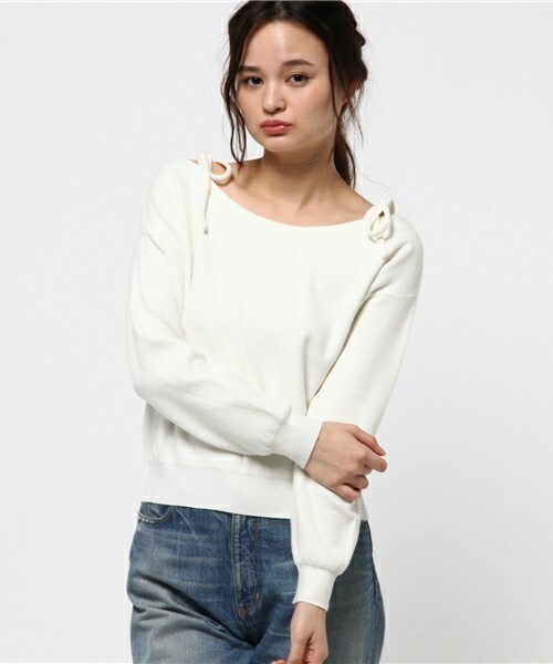 archives（アルシーヴ）の「ニット肩紐プルオーバー（ニット/セーター・レディース・オフホワイト/ブラック/ピンク・MEDIUM）」の2枚目の写真