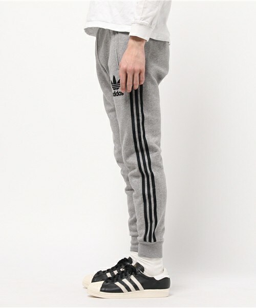 adidas（アディダス）の「メンズ アディダス オリジナルス スウェット パンツ adidas ADICOLOR SWEAT PANTS AY7951/AY7952（その他パンツ・メンズ・ブラック/グレー・SMALL/MEDIUM/LARGE/X-LARGE）」の3枚目の写真
