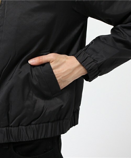 actuel（アクチュエル）の「CNミリタリーVブルゾン（ブルゾン・レディース・ブラック/カーキ・FREE）」の8枚目の写真