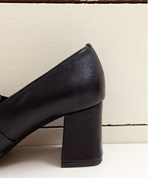 archives（アルシーヴ）の「【予約】結びリボンローファー（パンプス・レディース・オフホワイト/ブラック・MEDIUM/LARGE）」の8枚目の写真