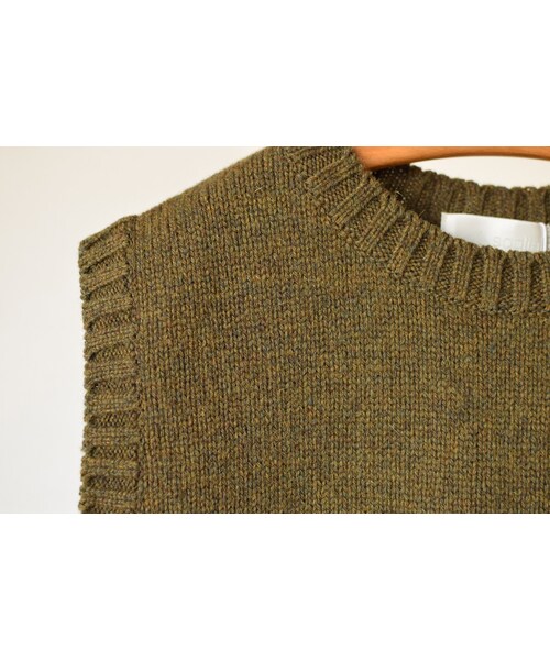 STORES.jp（ストアーズドットジェーピー）の「【完売御礼】Soglia  LANDNOAH  WOOL VEST KHAKI ラドナークルーネックベスト カーキ（ベスト・メンズ・その他）」の9枚目の写真