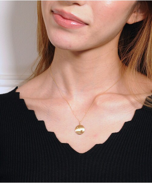 pinacoteca(ピナコテーカ)の「ピナコテーカ 672 フルムーン 満月 イニシャル チャーム(チャーム・レディース・ゴールド・Free)」の5枚目の写真