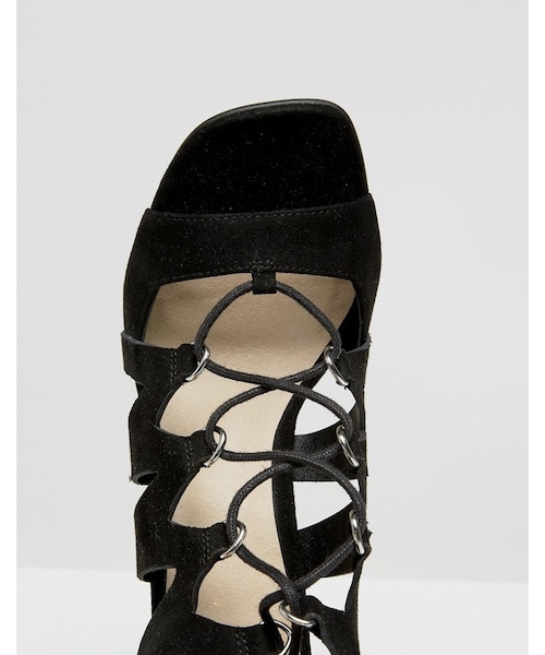 asos（エイソス）の「ASOS HARLESDEN Lace Up Wedges（サンダル・レディース・Black・US 10/US 5/US 7/US 4/US 6/US 9/US 11/US 8）」の3枚目の写真