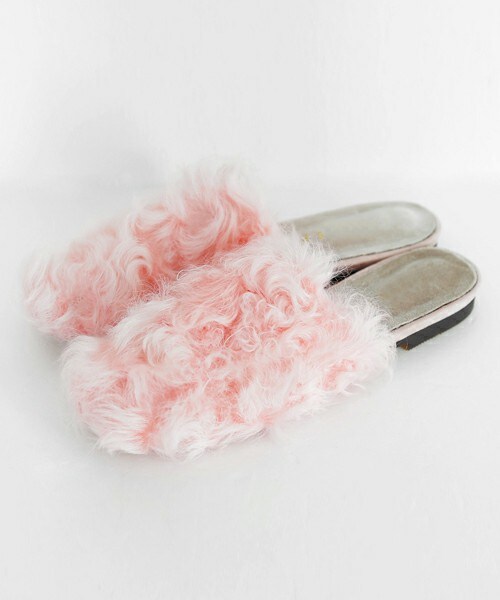 DHOLIC（ディーホリック）の「シープスキンファーフラットミュール（その他シューズ・レディース・ブラック/グレー/ピンク・230/235/240/245/250）」の3枚目の写真