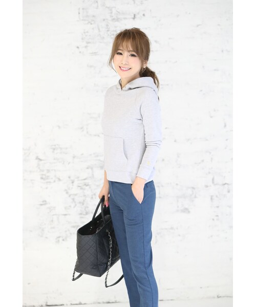 Rocotta by MOERY（ロコッタ）の「Rocotta(ロコッタ) シンプルパーカー（パーカー・レディース・ホワイト/グレー/ネイビー・FREE）」の9枚目の写真