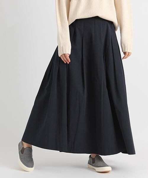 studio CLIP（スタディオクリップ）の「コットンナイロングログランロングスカート（スカート・キャメル/ネイビー）」の2枚目の写真