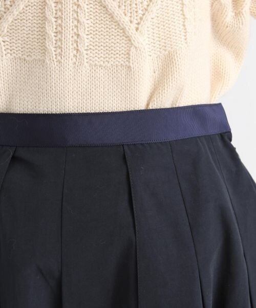 studio CLIP（スタディオクリップ）の「コットンナイロングログランロングスカート（スカート・キャメル/ネイビー）」の6枚目の写真