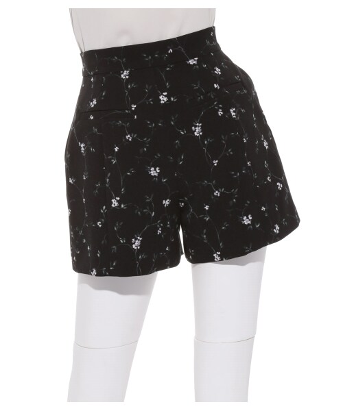 SNIDEL(スナイデル)の「シンプルショートパンツ(ショートパンツ・レディース・PBEG/BLK/FLOWER・0/1)」の6枚目の写真