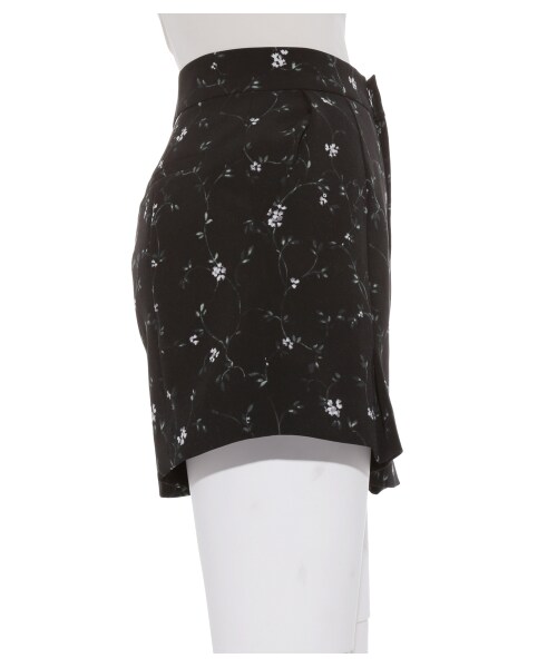 SNIDEL(スナイデル)の「シンプルショートパンツ(ショートパンツ・レディース・PBEG/BLK/FLOWER・0/1)」の7枚目の写真