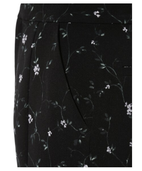 SNIDEL(スナイデル)の「シンプルショートパンツ(ショートパンツ・レディース・PBEG/BLK/FLOWER・0/1)」の9枚目の写真