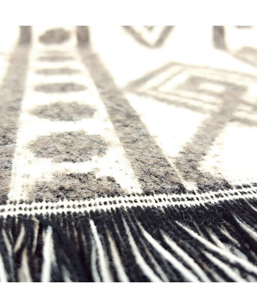 CALL&RESPONSE（コールアンドレスポンス）の「【フランス製】ネイティブジャガードマフラー/ＣＡＬＬ＆ＲＥＳＰＯＮＳＥ　162-1662-06（マフラー・メンズ・その他）」の3枚目の写真