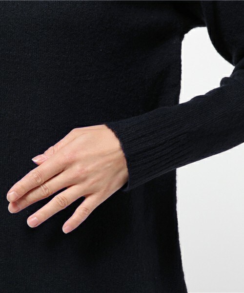 INTERPLANET（インタープラネット）の「ブークレロングニットOP（ワンピース・レディース・グレー/ベージュ/ネイビー・FREE）」の8枚目の写真