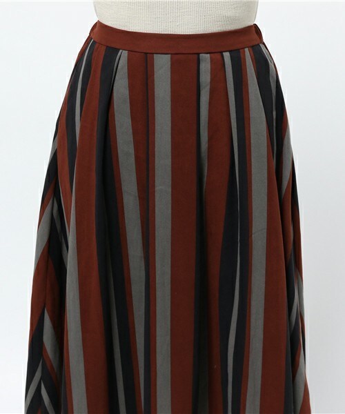 archives（アルシーヴ）の「ストライプフレアスカート（スカート・レディース・カーキ/キャメル/レッド・MEDIUM）」の7枚目の写真