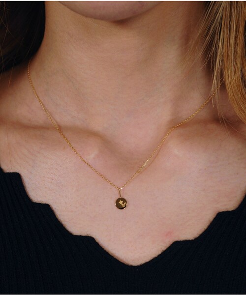 pinacoteca（ピナコテーカ）の「ピナコテーカ 675 スタンプ イニシャル ナンバー 数字 チャーム（チャーム・レディース・ゴールド・Free）」の4枚目の写真