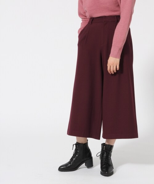 LOWRYS FARM（ローリーズファーム）の「ＴＲ／ＰＵ／Ａワイドクロップド（パンツ・ブラック/レッド/グリーン）」の3枚目の写真