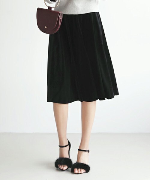 DHOLIC（ディーホリック）の「べロアバックゴムフレアミディスカート（スカート・レディース・グリーン/ブラック/ネイビー/ワイン・FREE）」の2枚目の写真