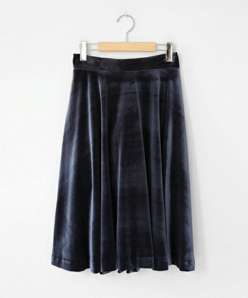 DHOLIC（ディーホリック）の「べロアバックゴムフレアミディスカート（スカート・レディース・グリーン/ブラック/ネイビー/ワイン・FREE）」の3枚目の写真