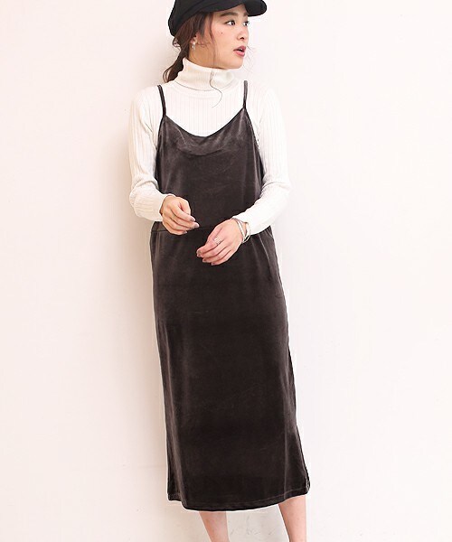 Bou Jeloud（ブージュルード）の「ベロアキャミソールワンピース（ワンピース・レディース・ダークグレー/カーキ・FREE）」の5枚目の写真