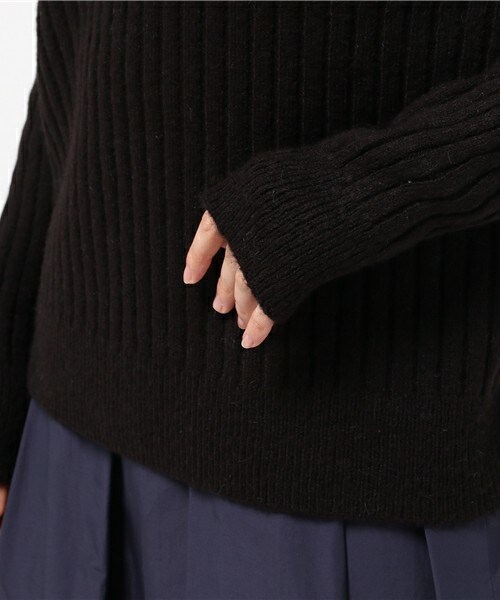 archives（アルシーヴ）の「ブークレオフタートルプルオーバー（ニット/セーター・レディース・ブラック/グレー/ピンク・MEDIUM）」の8枚目の写真