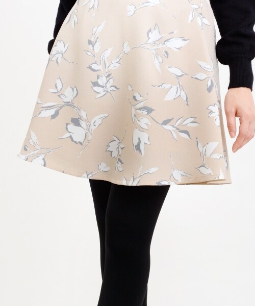 MAJESTIC LEGON(マジェスティックレゴン)の「中花柄スカパン(パンツ・レディース・アイボリー柄/ピンク柄/ネイビー柄・S/M)」の9枚目の写真