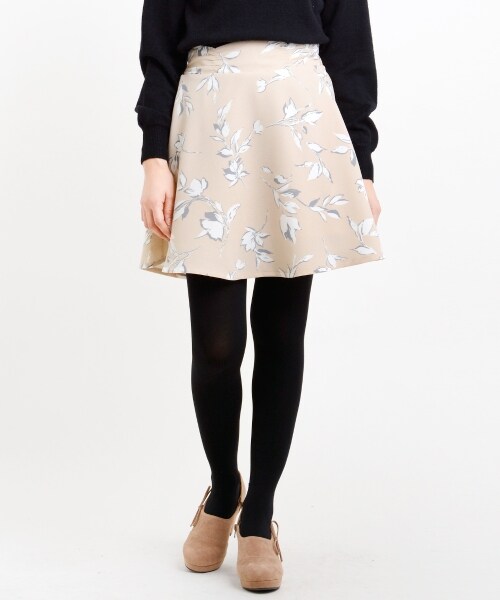 MAJESTIC LEGON(マジェスティックレゴン)の「中花柄スカパン(パンツ・レディース・アイボリー柄/ピンク柄/ネイビー柄・S/M)」の4枚目の写真