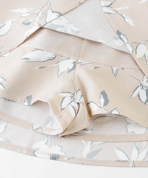 MAJESTIC LEGON(マジェスティックレゴン)の「中花柄スカパン(パンツ・レディース・アイボリー柄/ピンク柄/ネイビー柄・S/M)」の10枚目の写真