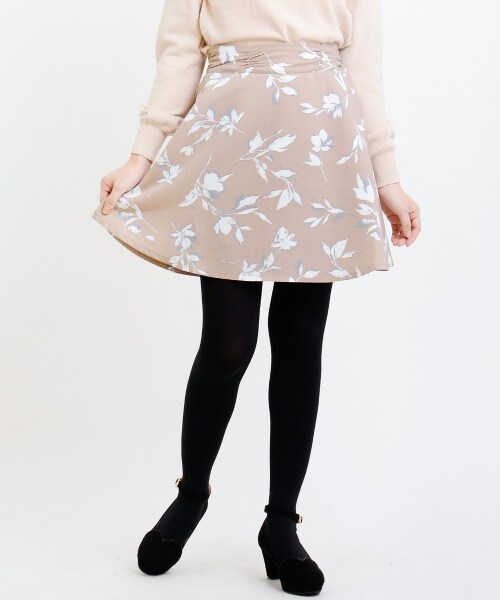 MAJESTIC LEGON(マジェスティックレゴン)の「中花柄スカパン(パンツ・レディース・アイボリー柄/ピンク柄/ネイビー柄・S/M)」の3枚目の写真