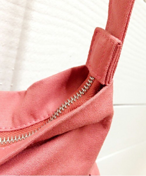 archives（アルシーヴ）の「【予約】フリルショルダー（ショルダーバッグ・レディース・アイボリー/ブラック/ピンク・MEDIUM）」の8枚目の写真