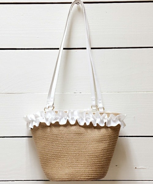 archives(アルシーヴ)の「【予約】バケツ型フリルショルダーバッグ(ショルダーバッグ・レディース・ホワイト/ブラック/ネイビー・MEDIUM)」の2枚目の写真
