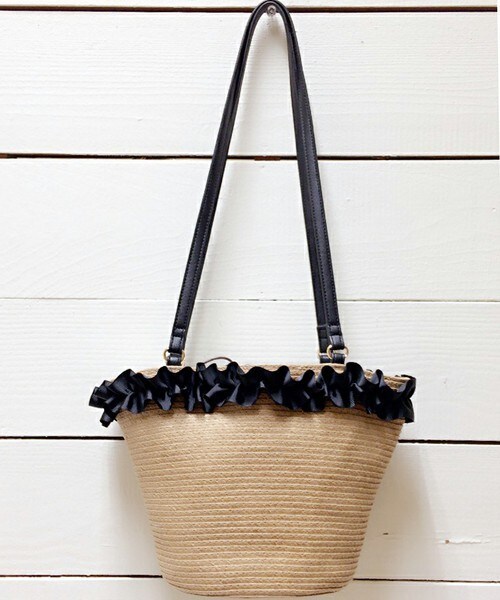 archives(アルシーヴ)の「【予約】バケツ型フリルショルダーバッグ(ショルダーバッグ・レディース・ホワイト/ブラック/ネイビー・MEDIUM)」の1枚目の写真