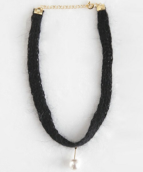 DHOLIC（ディーホリック）の「パールモチーフニットチョーカー（ネックレス・レディース・グレー/アイボリー/ブラック・FREE）」の3枚目の写真