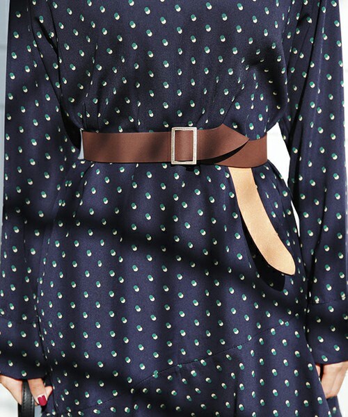 DHOLIC（ディーホリック）の「スクエアバックルスエードベルト（ベルト・レディース・キャメル/ブラウン/ブラック/グレー/ネイビー/カーキ・FREE）」の4枚目の写真