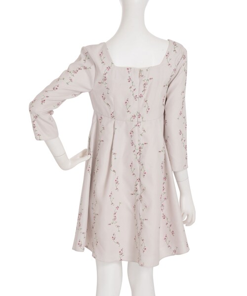 dazzlin（ダズリン）の「【sw】フラワーライン刺繍スクエアネックワンピース（ワンピース/ドレス・レディース・オフホワイト/ブラック/ベージュ・S/M）」の16枚目の写真