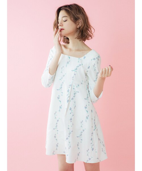 dazzlin（ダズリン）の「【sw】フラワーライン刺繍スクエアネックワンピース（ワンピース/ドレス・レディース・オフホワイト/ブラック/ベージュ・S/M）」の6枚目の写真