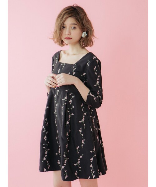 dazzlin（ダズリン）の「【sw】フラワーライン刺繍スクエアネックワンピース（ワンピース/ドレス・レディース・オフホワイト/ブラック/ベージュ・S/M）」の8枚目の写真