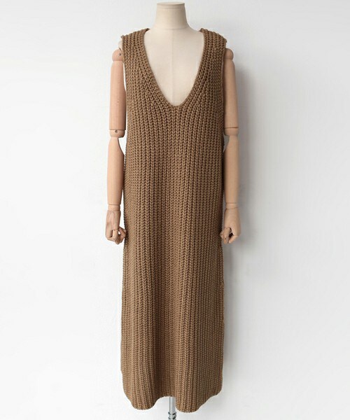 DHOLIC（ディーホリック）の「Vネックスリーブレススリットニットワンピース（ワンピース・レディース・ホワイトアイボリー/ブラック/パープル/ライトブラウン・FREE）」の3枚目の写真