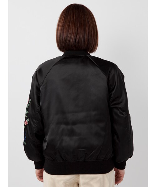 w closet（ダブルクローゼット）の「袖刺繍リバーシブルスカジャン（ジャケット/アウター・レディース・オレンジピンク/ブラック・FREE）」の6枚目の写真