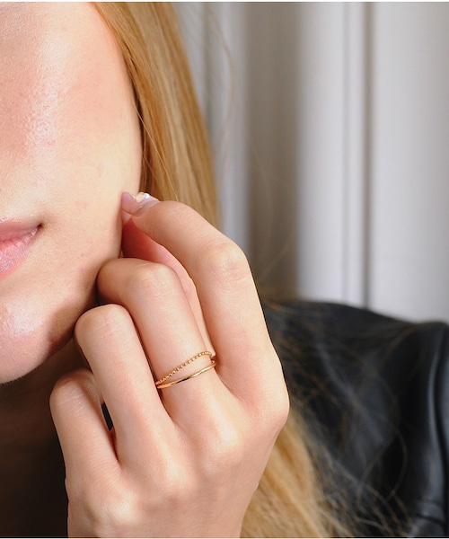 pinacoteca（ピナコテーカ）の「ピナコテーカ 697 エレガント ライン ボールチェーン コンビ リング ピンキーリング（リング・レディース・ゴールド・マイナス5号〜13号）」の7枚目の写真