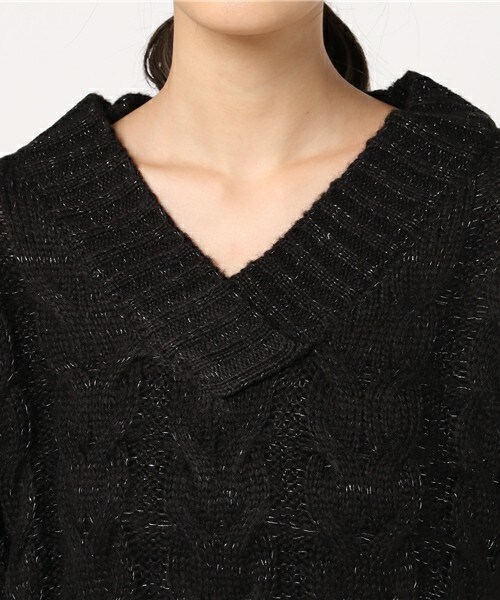 archives（アルシーヴ）の「ラメ入りケーブル編みVネックニットプルオーバー（ニット/セーター・レディース・ブラック/グレー/ラベンダー・MEDIUM）」の7枚目の写真