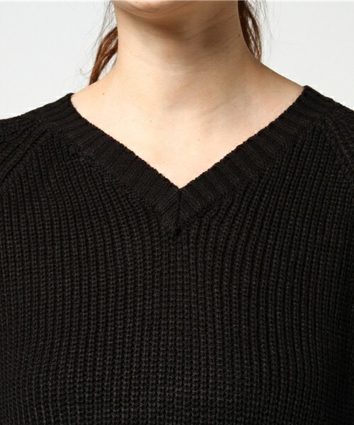 archives（アルシーヴ）の「Vネック片アゼワンピース（ワンピース・レディース・ブラック/ブラウン/ベージュ・MEDIUM）」の7枚目の写真