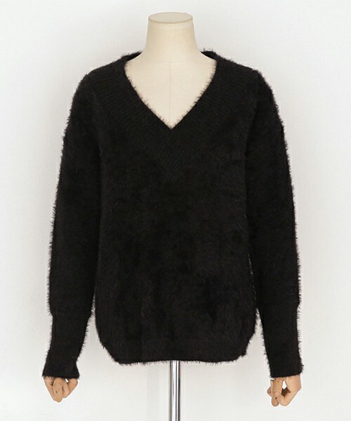 DHOLIC（ディーホリック）の「フェイクファーVネックニットプルオーバー（ニット/セーター・レディース・ライトレッド/アイボリー/ブラック/グレー/ベージュ・FREE）」の3枚目の写真