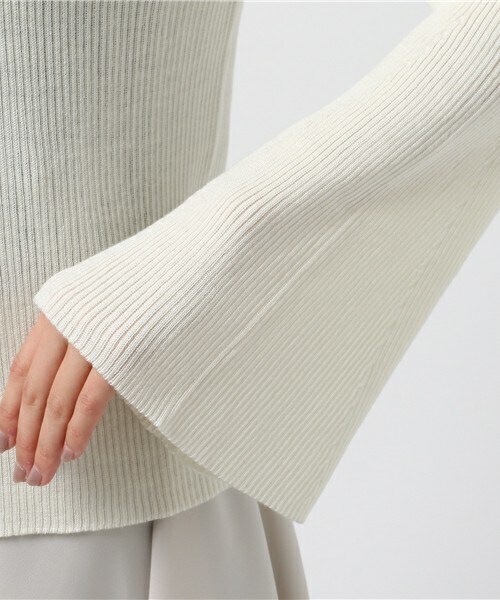 actuel（アクチュエル）の「ボトルネックフレアスリーブニット（ニット/セーター・レディース・オフホワイト/ブラック/グレー/サックスブルー・FREE）」の9枚目の写真
