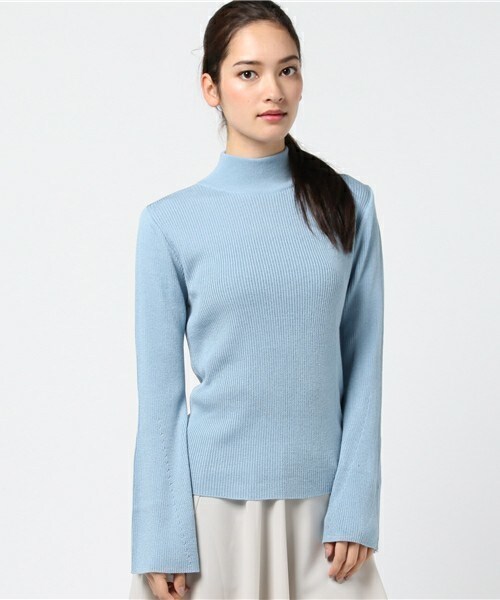 actuel（アクチュエル）の「ボトルネックフレアスリーブニット（ニット/セーター・レディース・オフホワイト/ブラック/グレー/サックスブルー・FREE）」の4枚目の写真