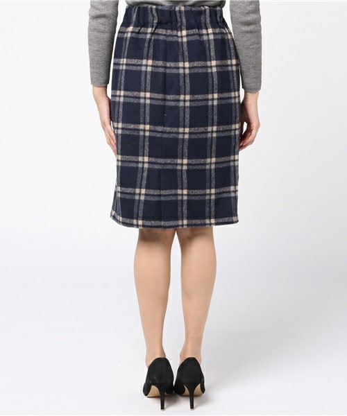 archives（アルシーヴ）の「ミディ丈チェック柄タイトスカート（スカート・レディース・オフホワイト/ネイビー・MEDIUM）」の5枚目の写真