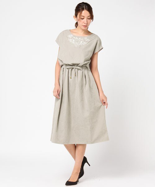 archives（アルシーヴ）の「ジョーゼット刺繍ワンピース（ワンピース・レディース・ブラック/ベージュ/ピンク・MEDIUM）」の2枚目の写真