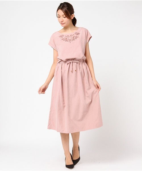 archives（アルシーヴ）の「ジョーゼット刺繍ワンピース（ワンピース・レディース・ブラック/ベージュ/ピンク・MEDIUM）」の3枚目の写真