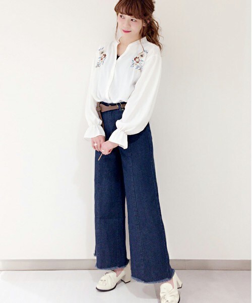 archives(アルシーヴ)の「【ZOZOTOWN限定】フリンジヘム切替ワイドパンツ(デニムパンツ・レディース・ネイビー/ロイヤルブルー・MEDIUM)」の5枚目の写真